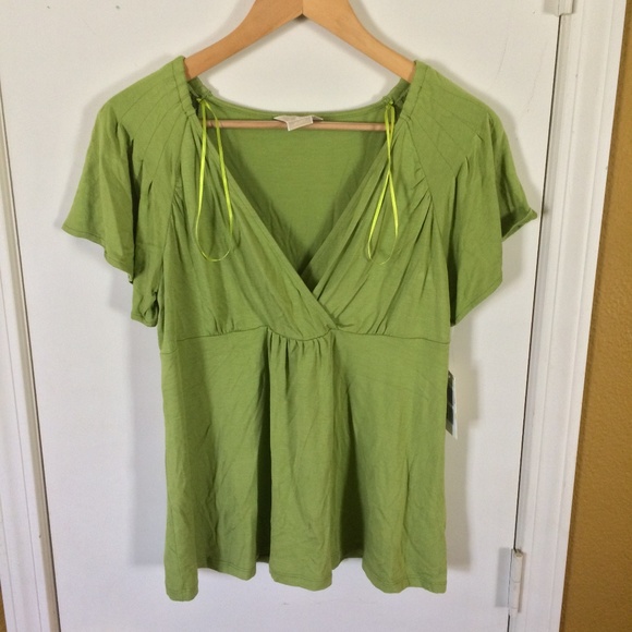 Michael Kors women's Petite quarter sleeve leaf green stretchy deep v-neck top - Picture 2 of 5